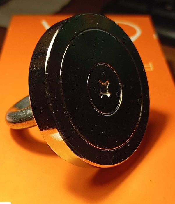 Магнит неодимовый.