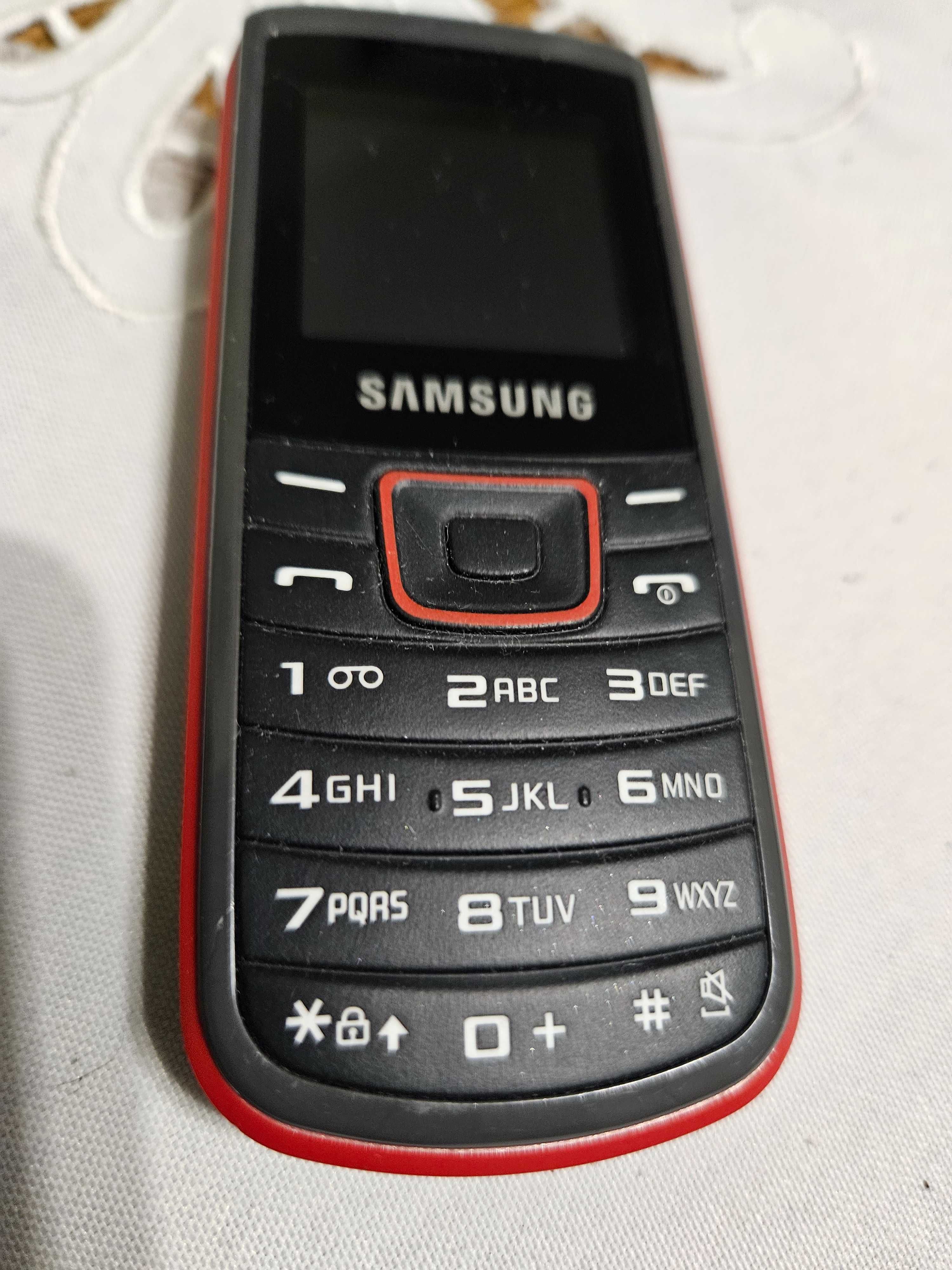 Telefon Samsung E1100