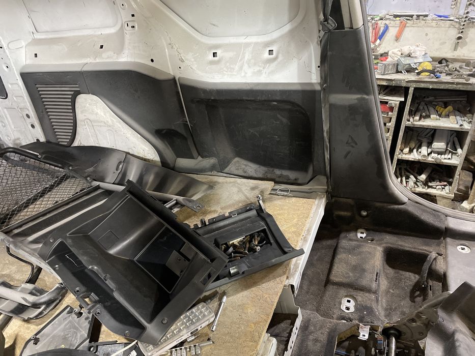 ч Оббивка обшивка грузового отсека Citroen Berlingo Peugeot Partner