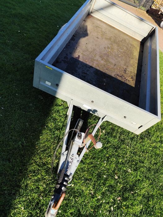 Sprzedam przyczepkę marki camp-let dmc 900kg z hamulcem najazdowym