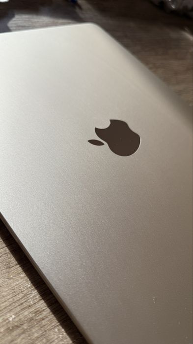 Laptop APPLE MacBook Air 2024 13.6” Retina M3 16GB RAM 256GB SSD