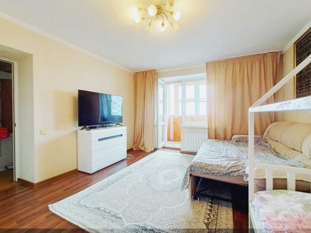 Продам 3к 71м Березняки Дніпровська набер 13 Цегляний Видовий Будинок