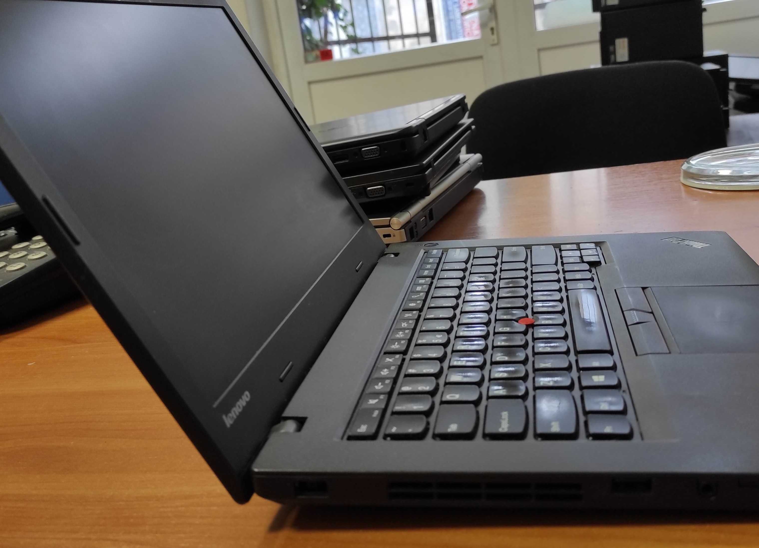 Laptop Lenovo ThinkPad L450 i3 5gen 8GB 240GB Windows 10 Pro