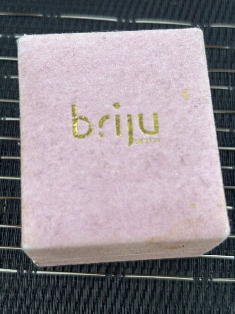 Powrscionek biale zloto z brylantami