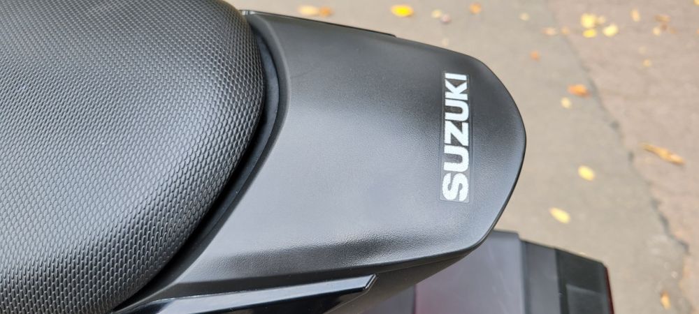 Suzuki GSX 250R, Сузукі GSR мото.