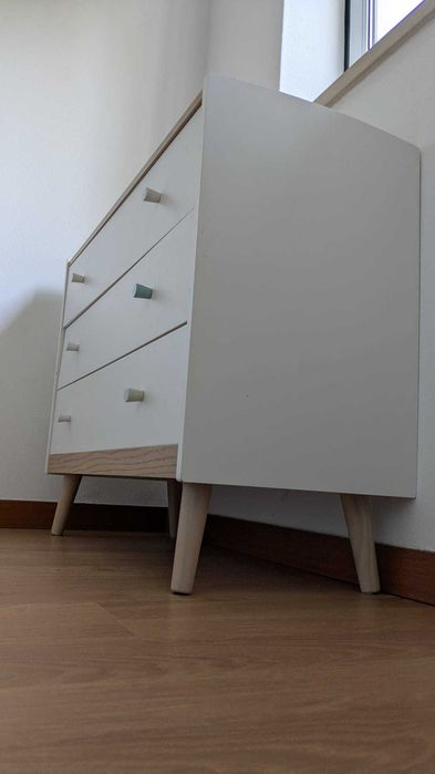 Cómoda Infantil com 3 Gavetas Pés de Madeira 90x40x75,2cm Branco
