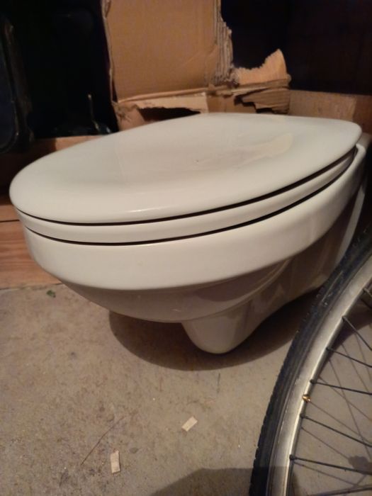 Sprzedam muszlę WC