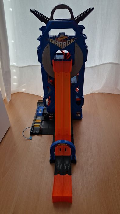 Mega Garagem Hotwheels