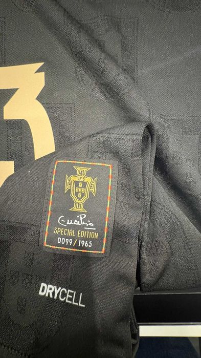 Camisola Edição Especial Homenagem a Eusébio (LIMITADA  1965 UNIDADES)