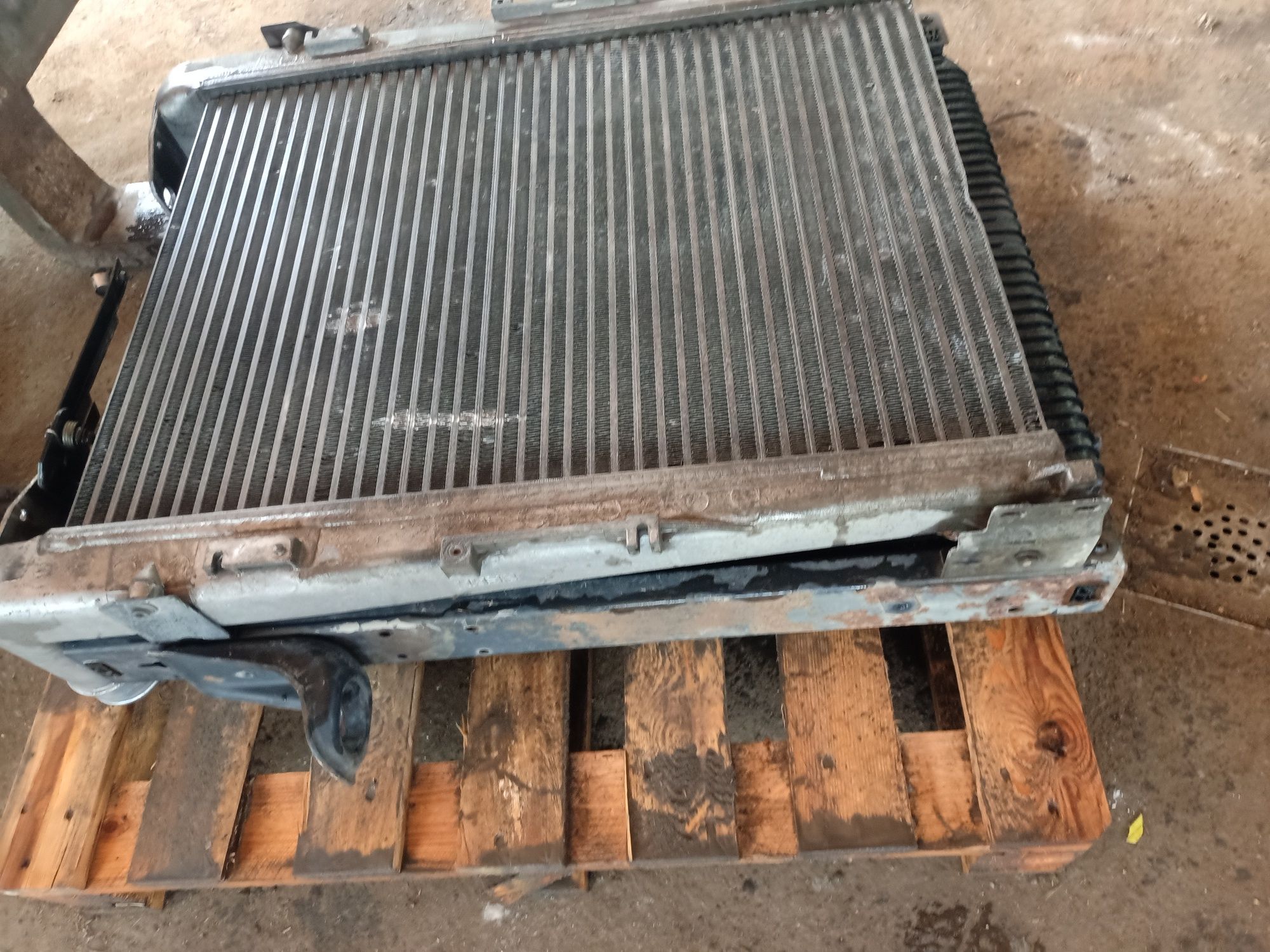 Renault Premium Midlum 270DCI Chlodnica Wody Płynu Intercoller