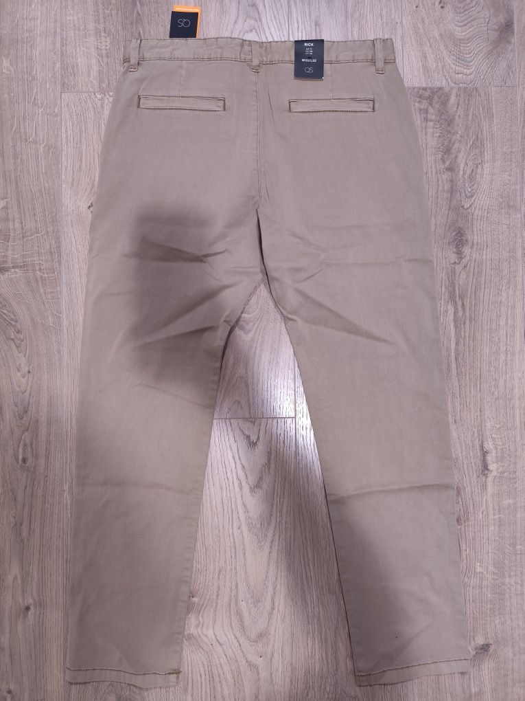 QS S.Oliver Spodnie Męskie Slim Fit Model Rick casual codzień piaskowy