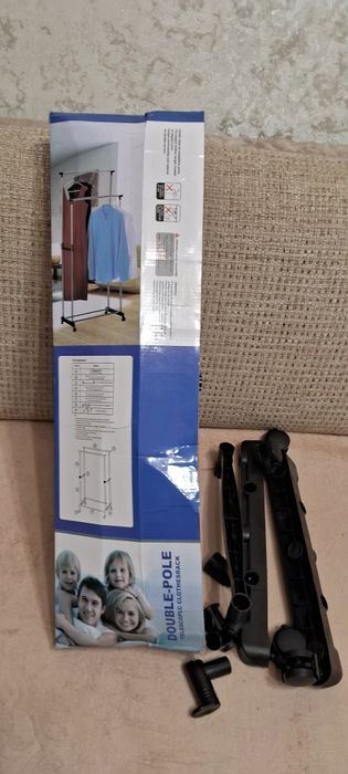 Продам нову стійку для одягу