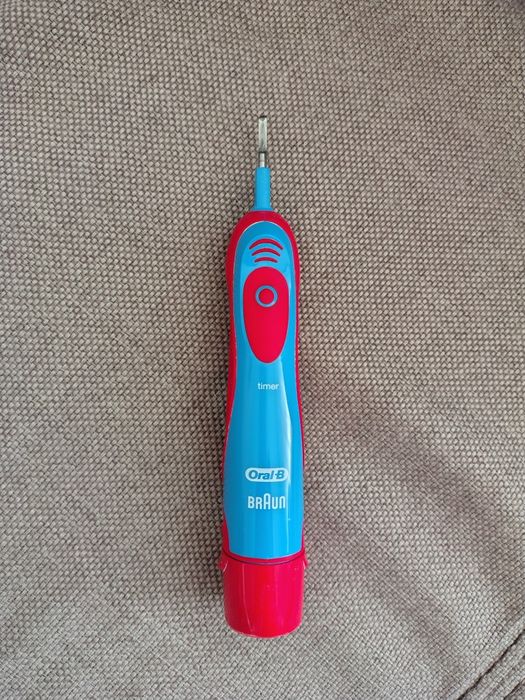 Szczoteczka do zębów Oral-B dla dzieci na baterie