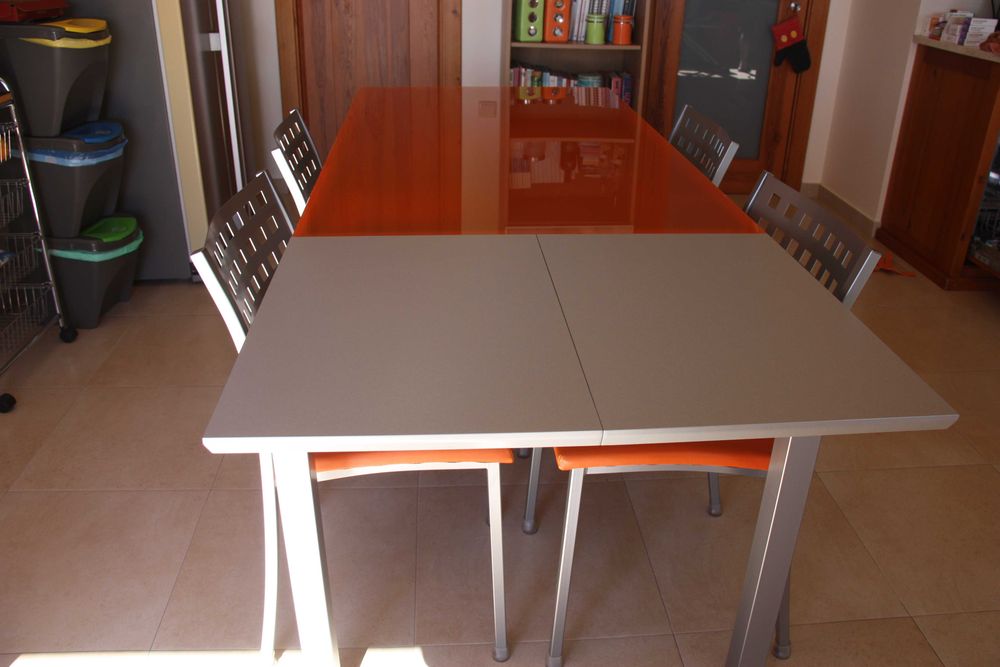 Mesa de cozinha extensível com 4 cadeiras