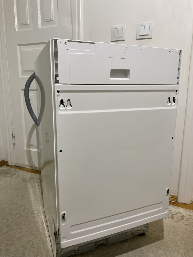 Ідеальна Вбудована посудомийна машинка  Electrolux /  45 см