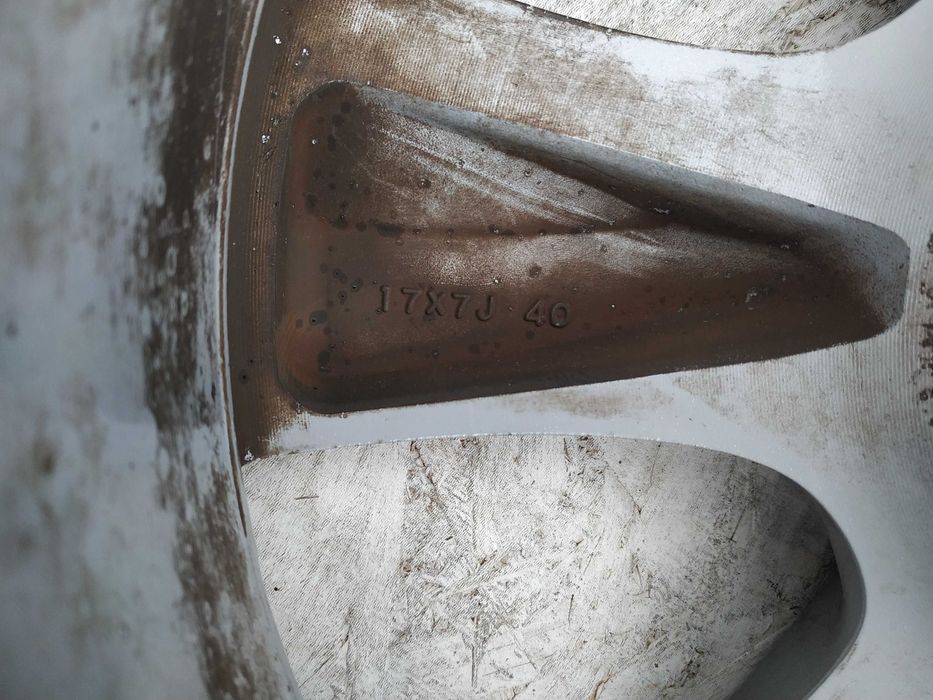 Диски Acura R17 5*114.3 7J ET40 d64.1