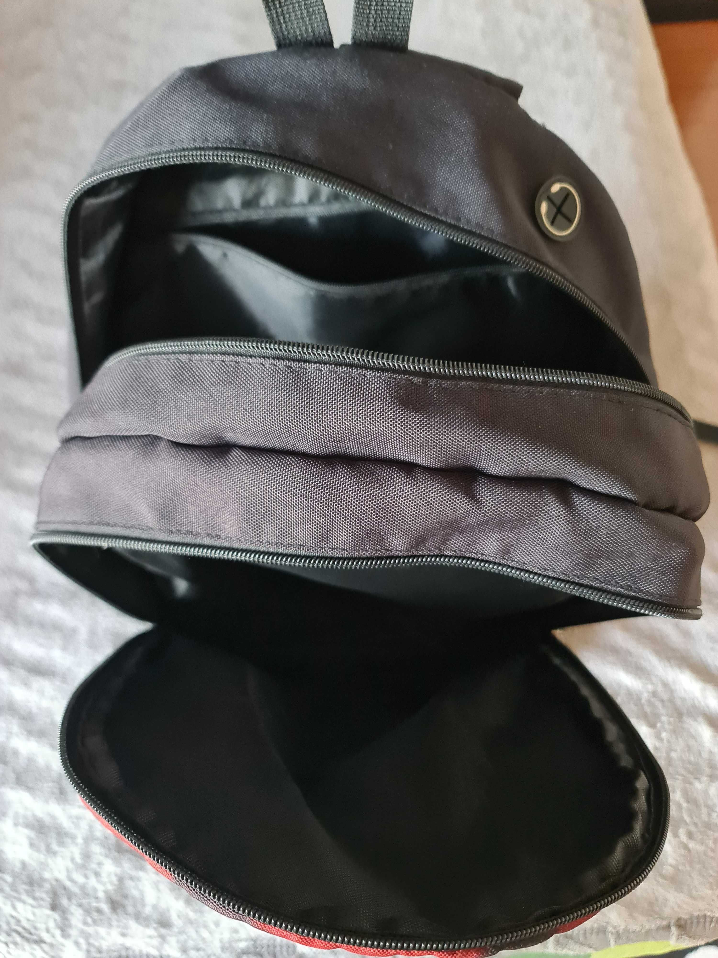 Mochila grande, 2 fechos, muito bom Lego Ninjago