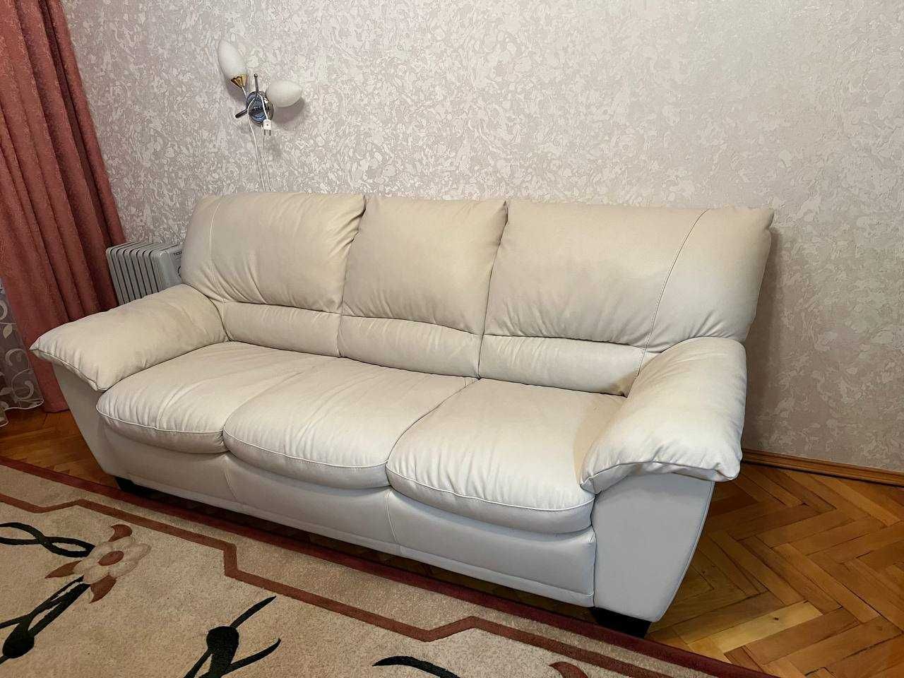 Итальянский кожаный диван ITALSOFA. Раскладной. Молочно-бежевый