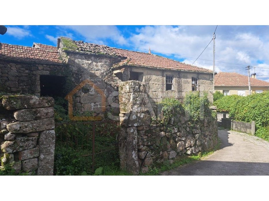 Moradia Antiga para Restauro