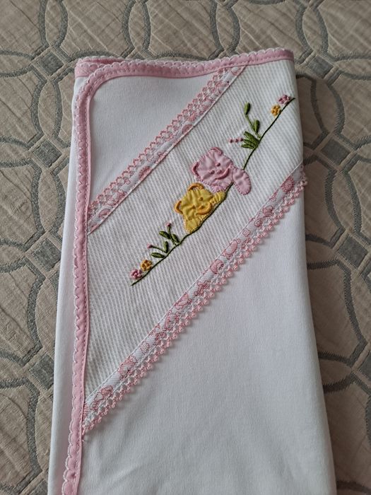 Fralda de bebé com bordado Madeira