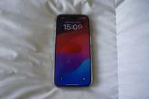 iPhone 15 Pro + Clear Case (original apple)