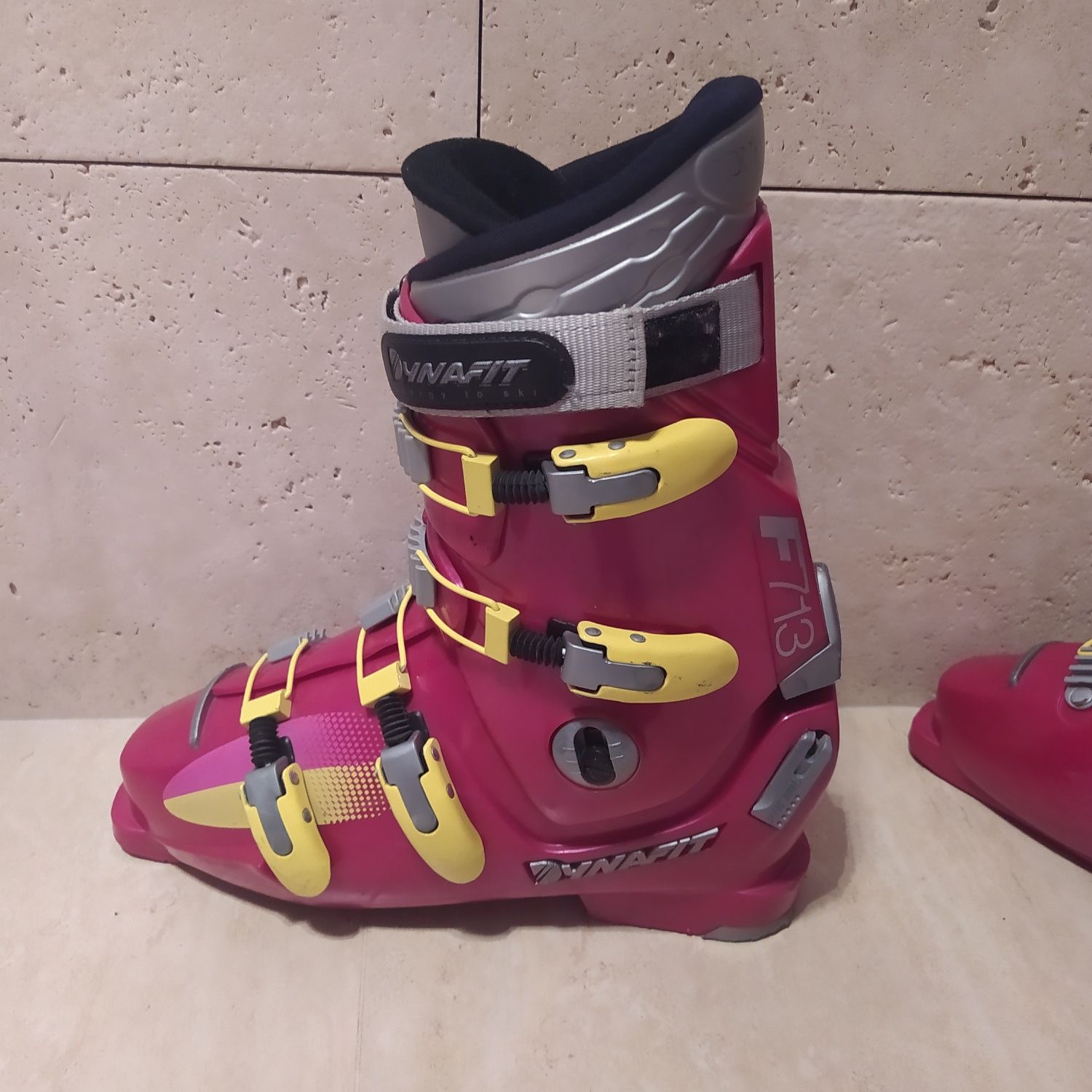 Buty narciarskie marki DYNAFIT. Długość wkładki 28 cm