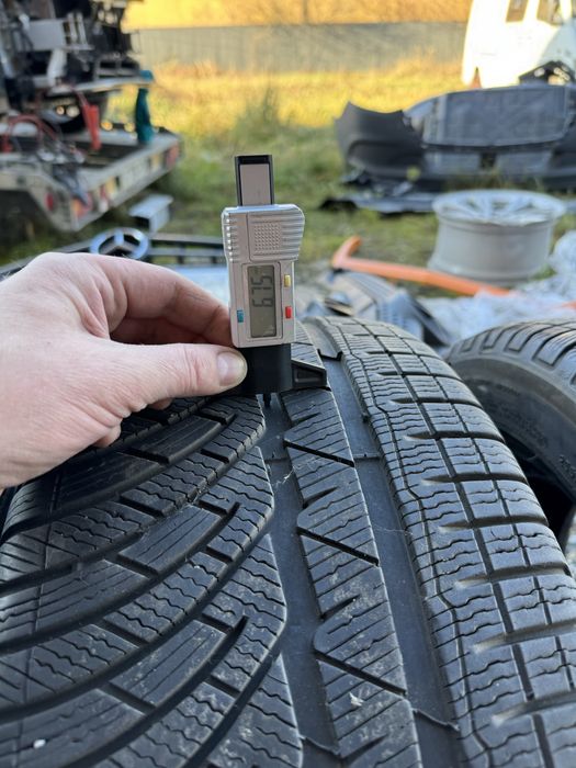 255/45/18 michelin alpin