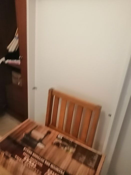 Mesa de sala branca com 4 cadeiras