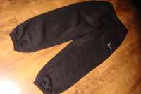 Spodnie dresowe czarne 152 cm