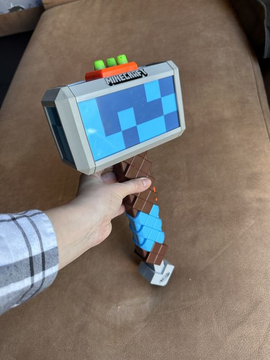 Молот Тора Minecraft