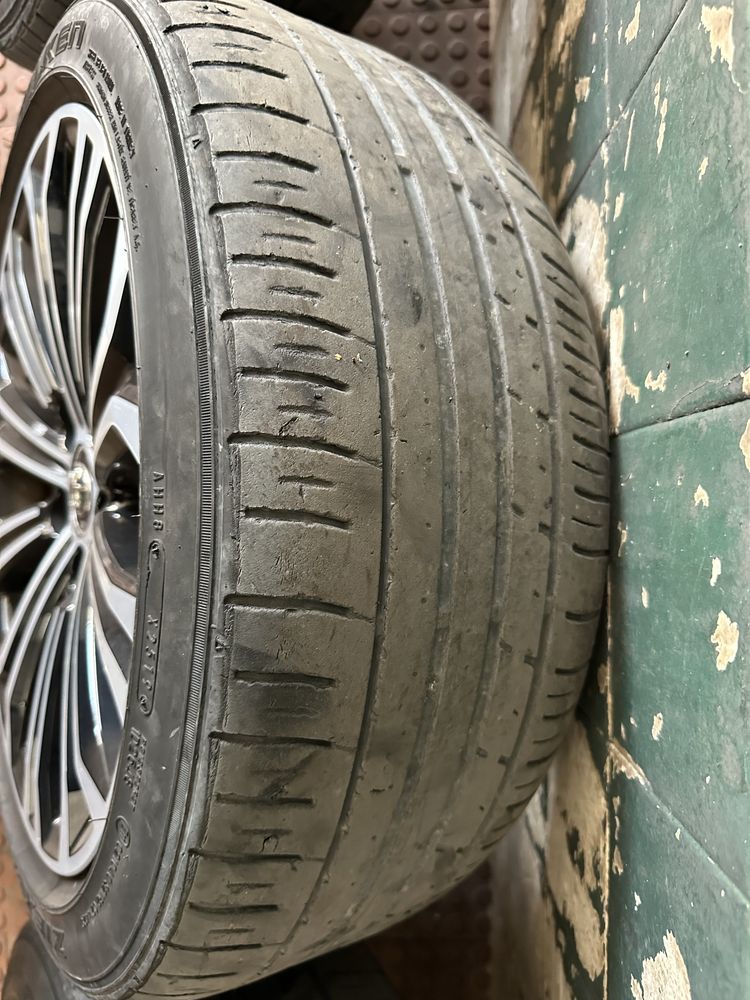 Jantes e pneus Originais Toyota Corolla  5x114.3 R17