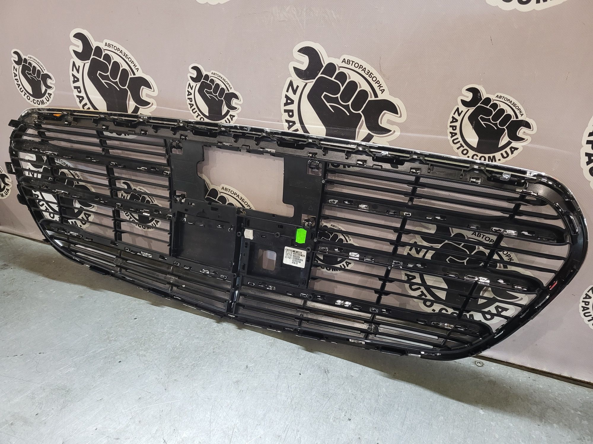 Решітка капоту W223 S-class Mercedes решотка мерседес A2238804100
