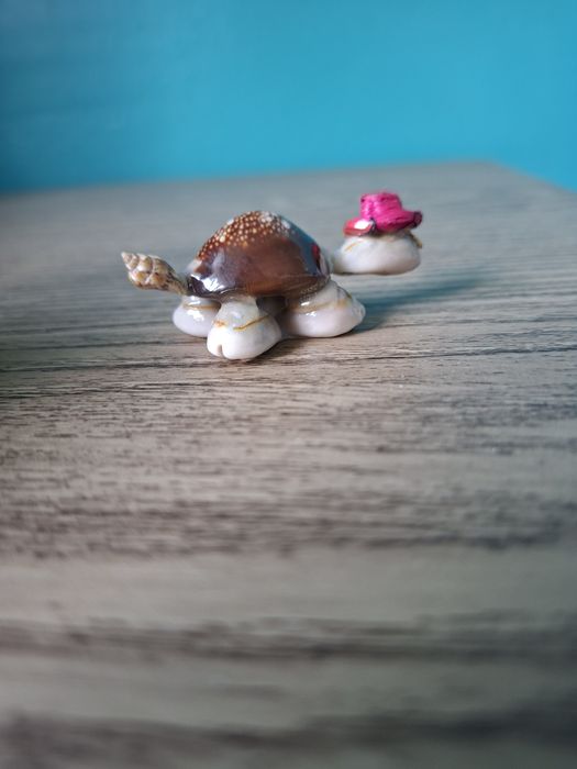 Pamiątka z wakacji znad morza żółw z muszelek muszelki wakacje Pamiątk