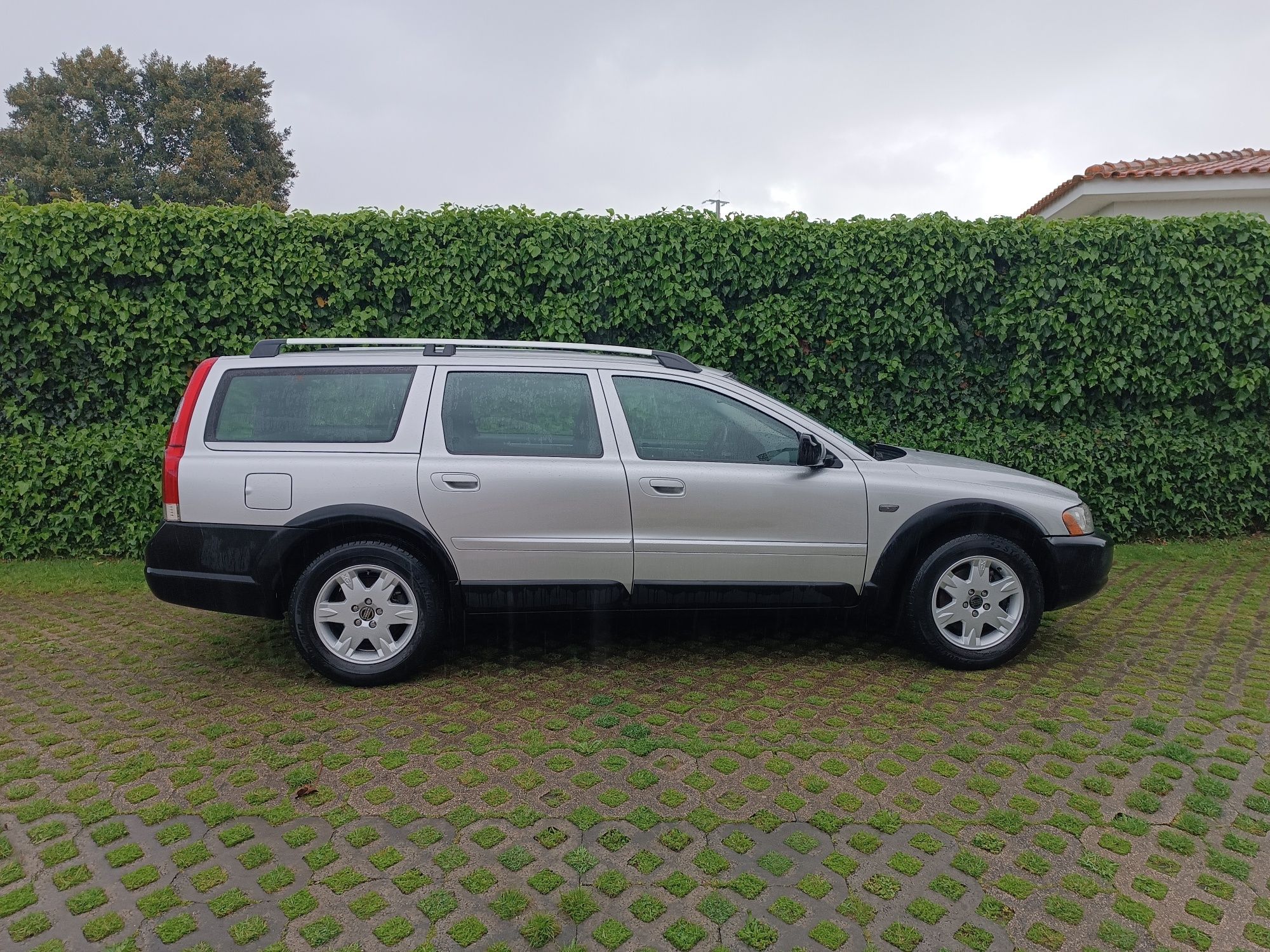 Volvo xc70 cross country 185hp