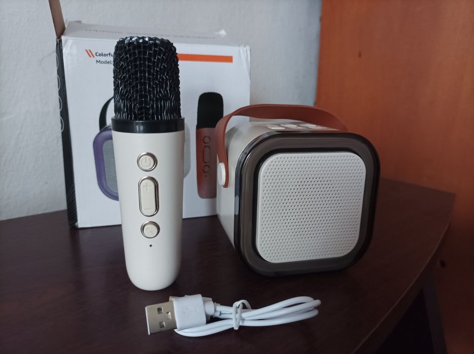 Блютуз колонка з мікрофоном