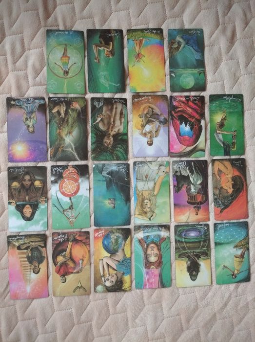 Таро Світлого Провидця в залізній коробочці з зеленим зрізом