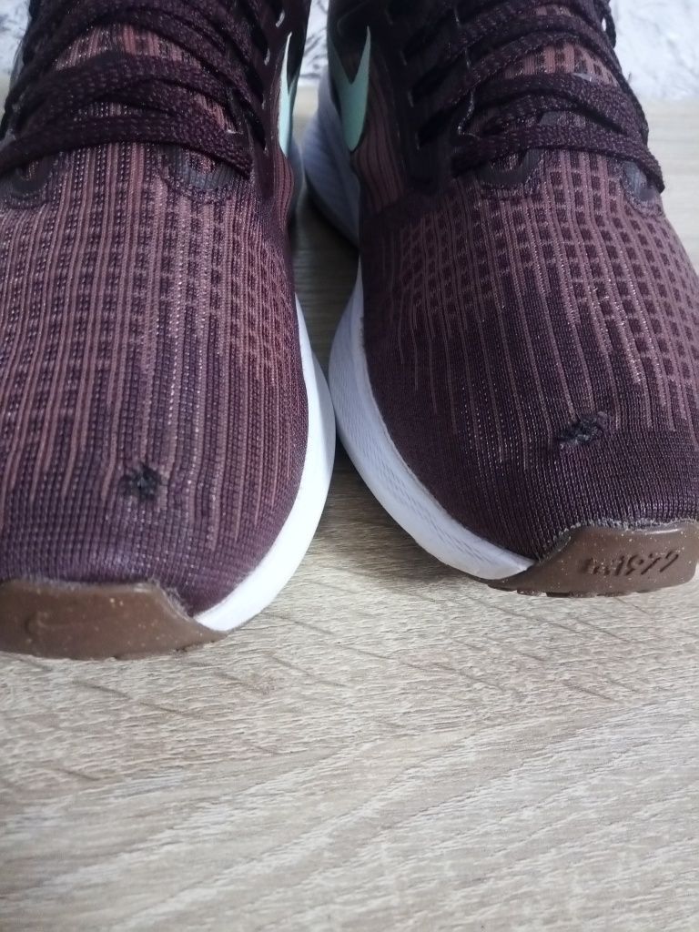 Кроссовки женские Nike.Беговые.39.р.оригинал