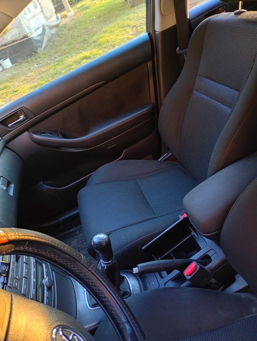 Sprzedam Toyota Avensis d 4d