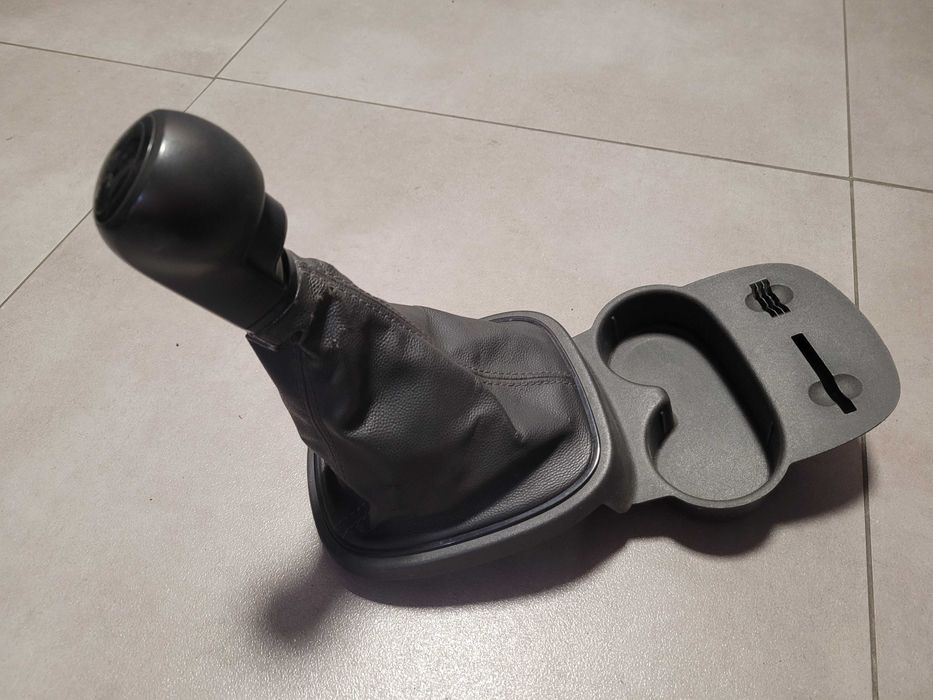 Mieszek gałka 5-biegów uchwyt na kubek Opel Corsa D 132.05.815