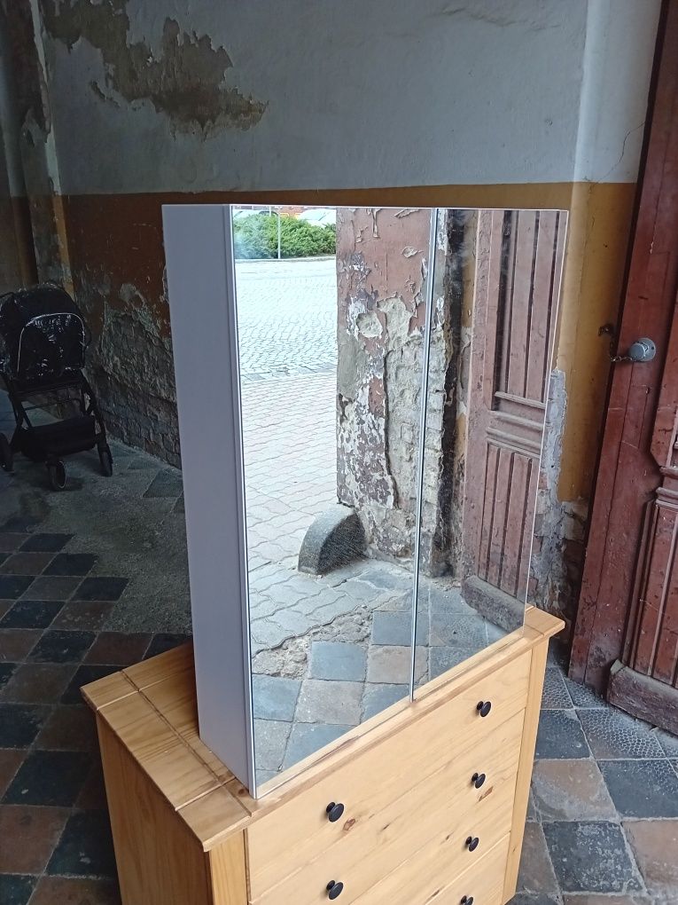 Szafka łazienkowa