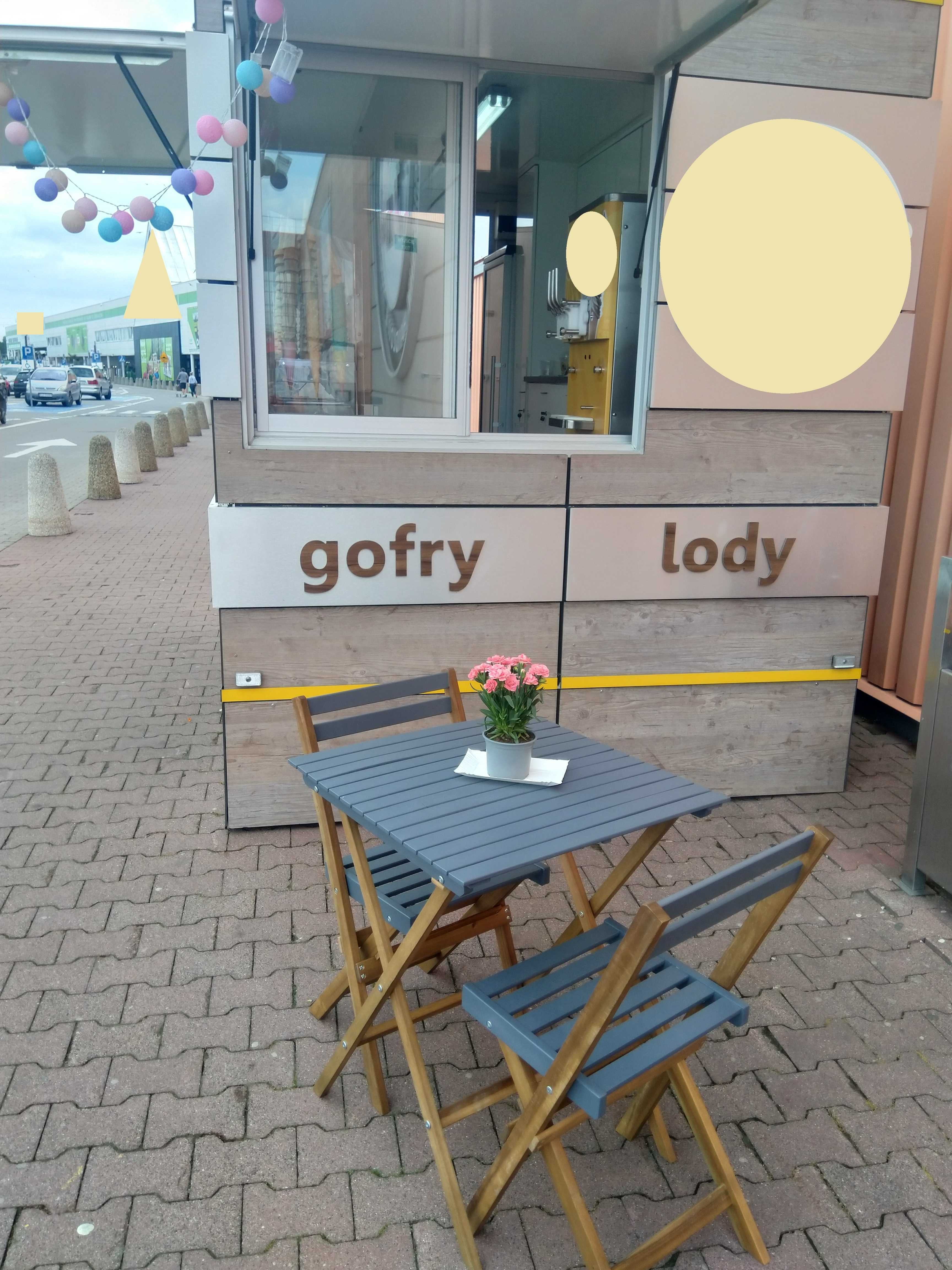 Przyczepa gastronomiczna z pełnym wyposażeniem (lody gofry )