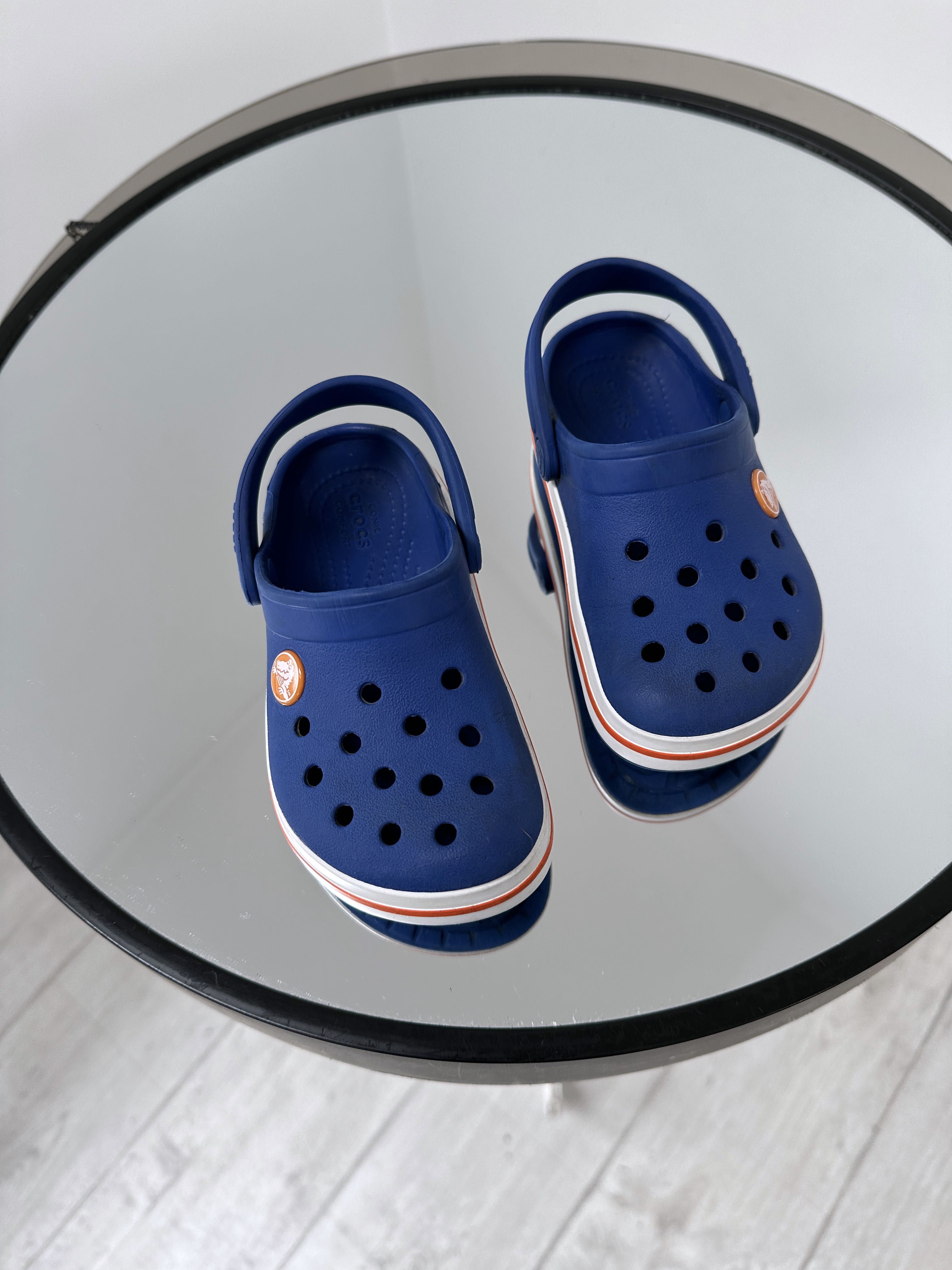 Яркие отличные кроксы Crocs