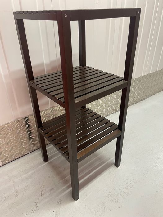 Brązowy Stojak na ręczniki z półkami. Kwietnik brązowy. Półki brązowe