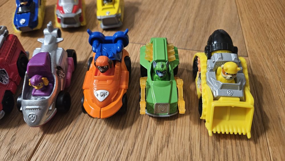 Zestaw metalowych autek z serii Psi Patrol