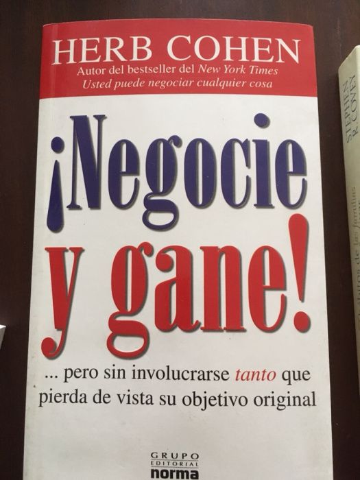 Livros “tese” “ os homens são de Marte as mulheres de vénus