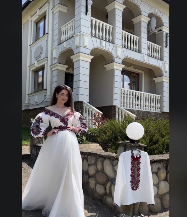 Весільна сукня в ккраїнському стилі та рубашка