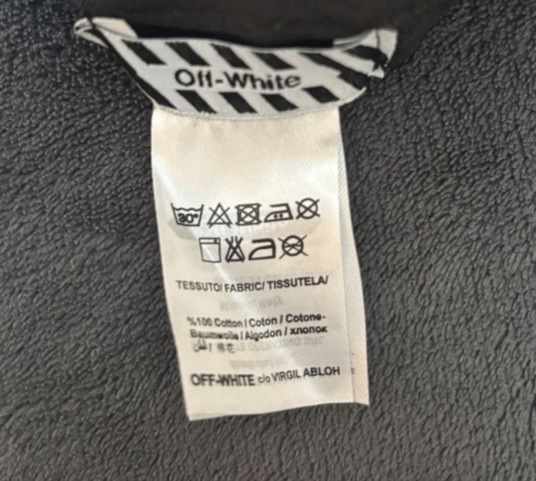 Czapka off-white klasyk