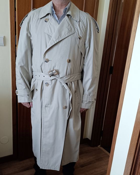 Gabardine clássica de homem beje, marca Melka