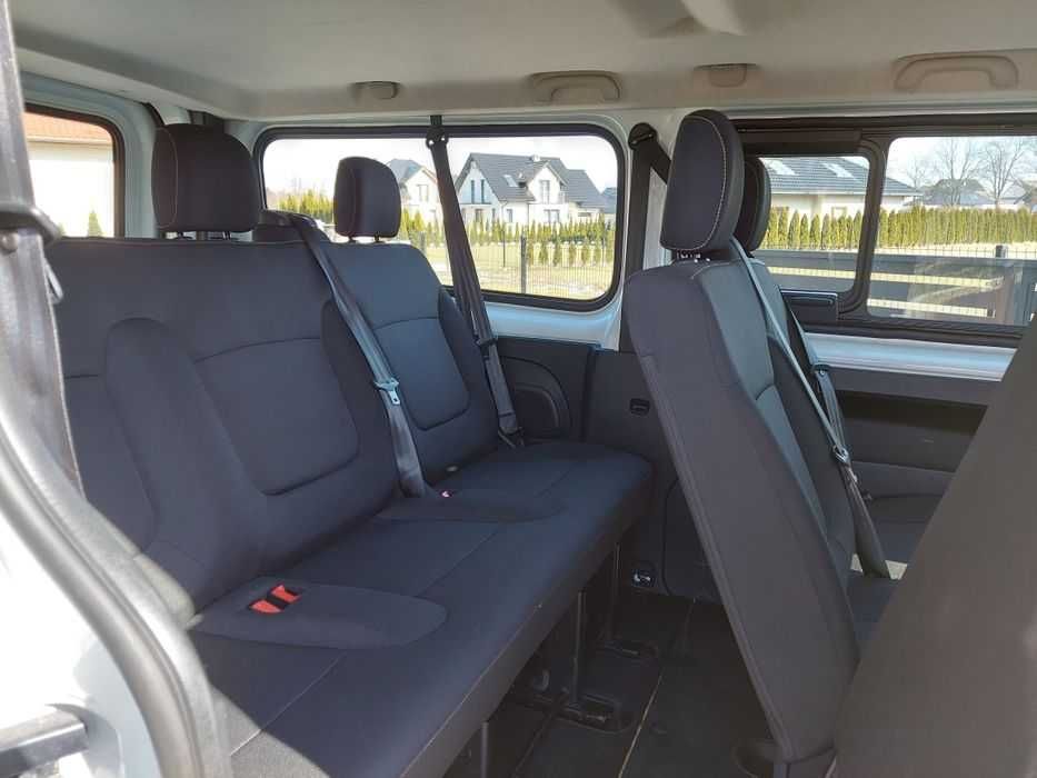 Wynajem busa 9-osob od ręki Renault Trafic Transport gości weselnych