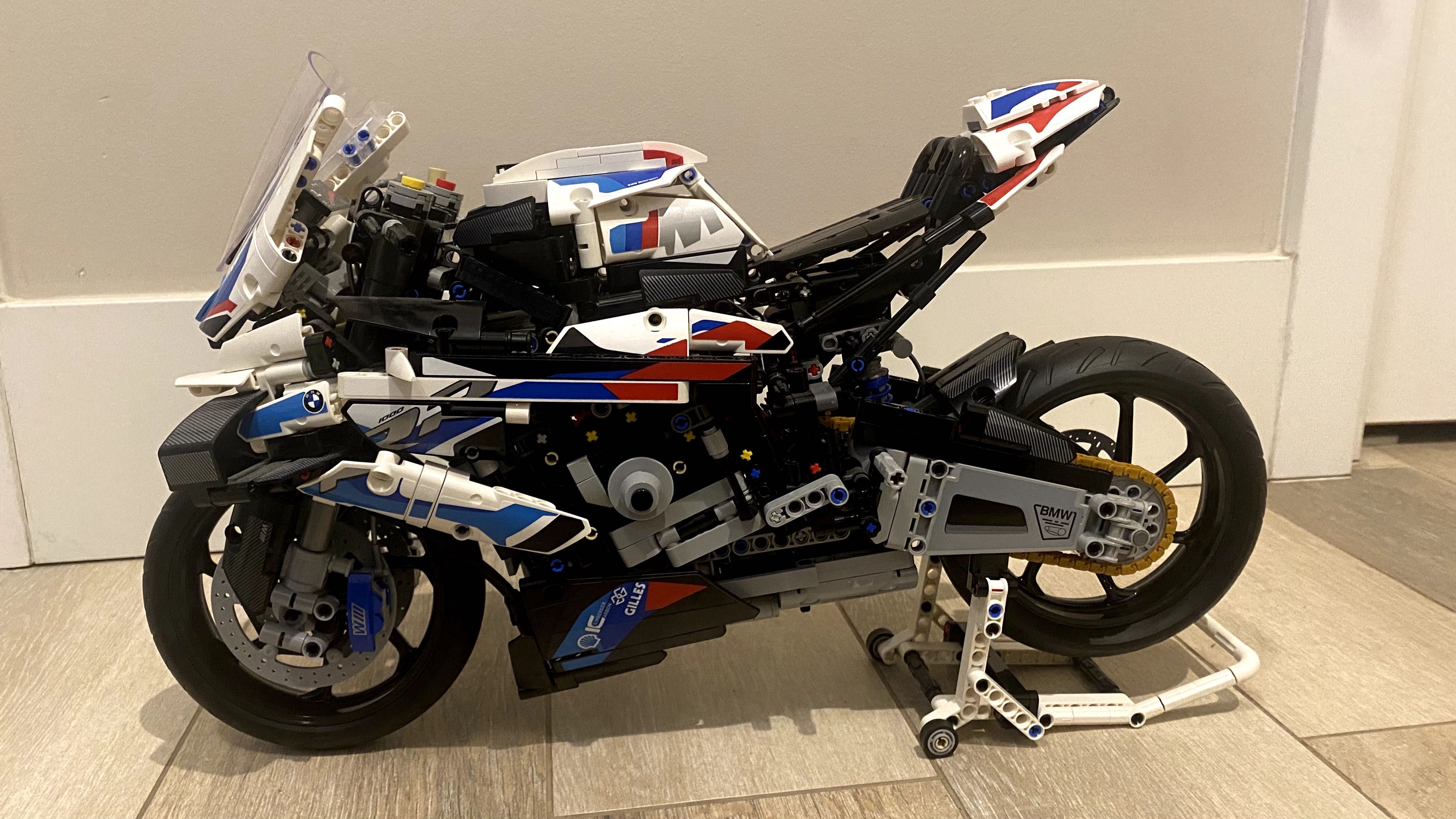 Oryginalne LEGO Technic - BMW M 1000 RR